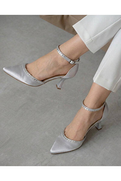 Ömer Ediz Shoes Γυναικεία παπούτσια με τακούνι 9 εκ. με λεπτομέρεια αξεσουάρ ...