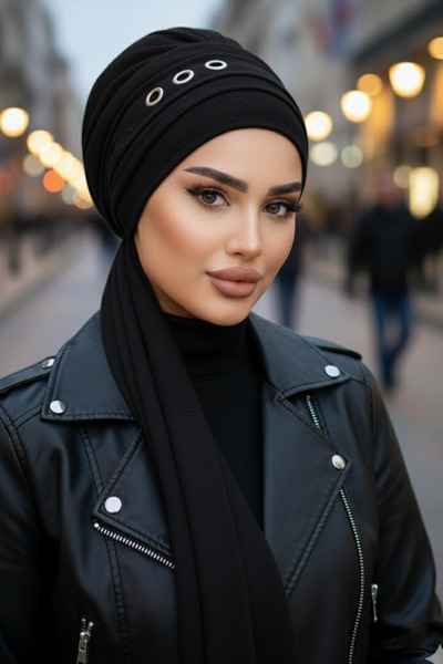 Aişe tesettür Siyah Metal Detaylı Atkılı Bone