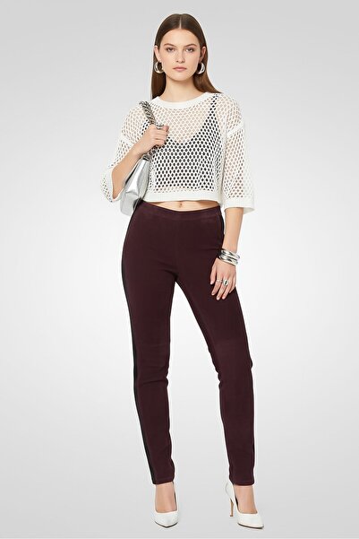 Tommy Hilfiger بنطلون نسائي عادي من جلد الغزال، لون عنابي