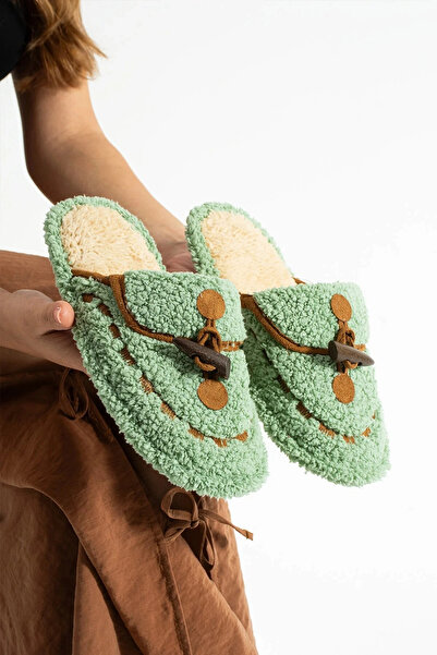 Lively Stylish Nelly Button Detailed Towel Women's House Slippers