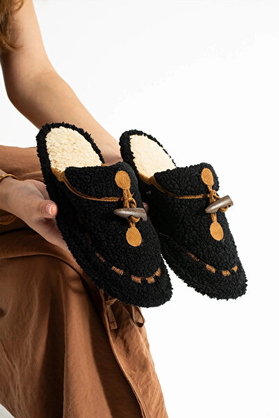 Lively Stylish Papuci de casă pentru femei Nelly cu detaliu cu nasturi