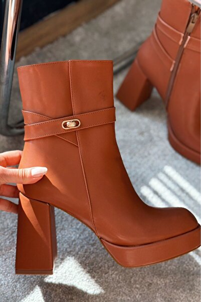 I Love Shoes حذاء نسائي من الجلد غير اللامع بكعب عالي من Xeniar مزود بسحاب وإ...