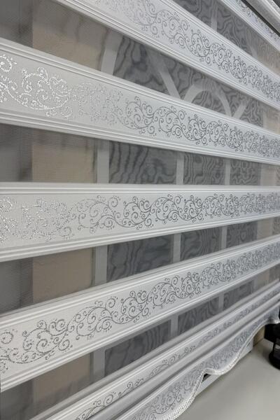 KORUTEKS Zebra Stor Perde Gümüş simli Sarmaşık Desen Etekli KT-9300 V 01