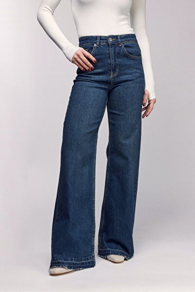 Saade Women's High Waist Wide Leg Jean Trousers - Leg Detail