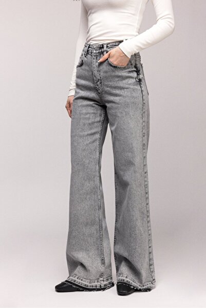 Saade Pantaloni de damă talie înaltă croi larg pe picior - Detaliu la picioare