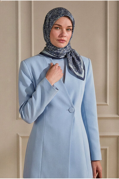 SilkTouch وشاح كريستالي بنمط عرقي باللون الأزرق الداكن