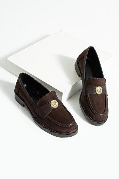 guijarro Pantofi clasici de damă din piele intoarsa maro cu detaliu cu nastur...