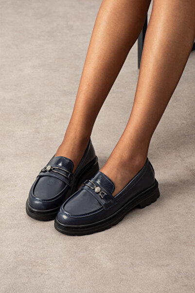 guijarro Women's Matte Navy Blue Patent Leather Stone Chain Detailed Thick Se...