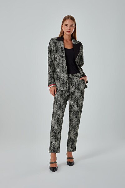 Mizalle Özel Desenli Jakarlı Siyah Pantolon