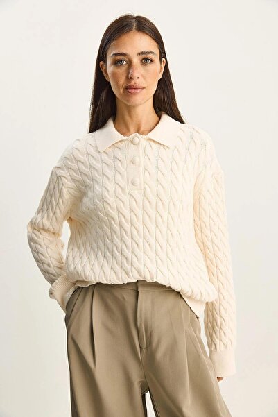 TENA Women's Cream Mock Neck Hair Braided Buttoned Sweater