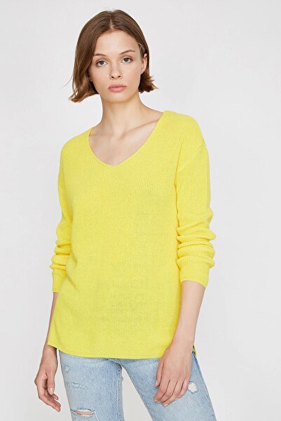 TENA Women's Yellow V-Neck Side Slit Knitwear Sweater
