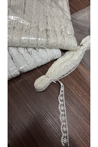 Butik Küçük tül Güpür desen yıldız model 9 metre