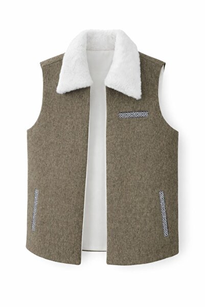 RT A stylish men's vest for those seeking elegance, luxury, and warmth all at...