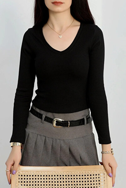 BLACK MODBLACK بلوزة أوزباي برقبة على شكل حرف V حياكة مضلعة باللون الأسود A36...