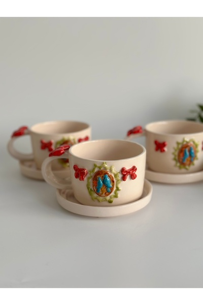 Kikis Ceramic El Yapımı Seramik Kupa 250 ml – Kuş ve Kurdele Detaylı – Tabaklı