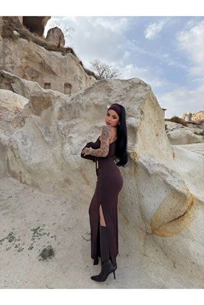 esinbutik فستان منسدل بكتف واحد مع إكسسوارات للخصر