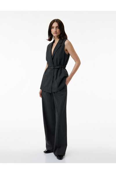 Koton Vestă fără mâneci din amestec de lână de oaie cu decolteu petrecut în V...