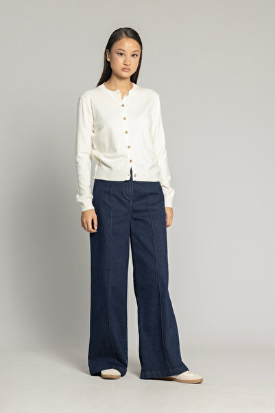 Nisan سترة بياقة دائرية أساسية