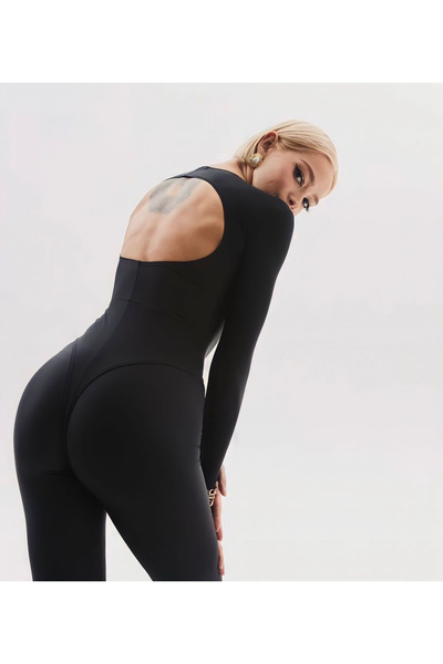 Pretty salopeta modelatoare cu spatele gol