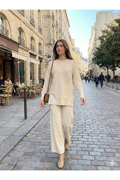 NEWCO Leaf Motif Hand Embroidered Tunic Pants Knitwear Two-Piece Set