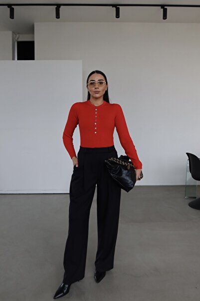 Özge Özgenç Double Pleated Button Detailed Fabric Trousers