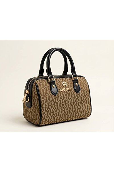 GGGG Bags with their accessories