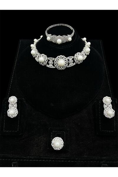 FASHION Silver bracelet with a wristband and beads