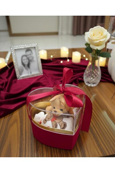 SÜPRİZ ATÖLYESİ ŞIK KALPLİ KUTUDA AYICIK VE AYICIK TEMALI ÇORAP VE ÇİKOLATA H...