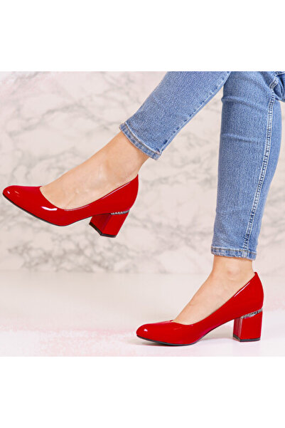 Sofia Store Women's patent leather shoes with square heel Samara