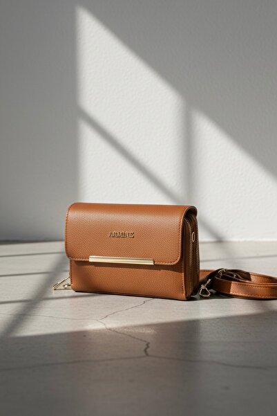 Armine Women's Tan Flat Crossbody Hand & Shoulder Bag - Çantavizyon
