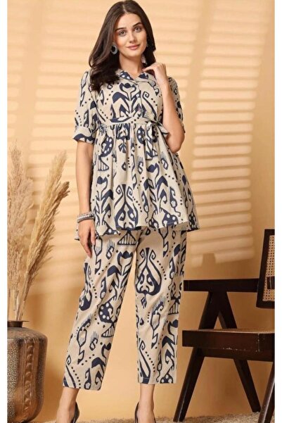 iza طقم ملابس نسائية