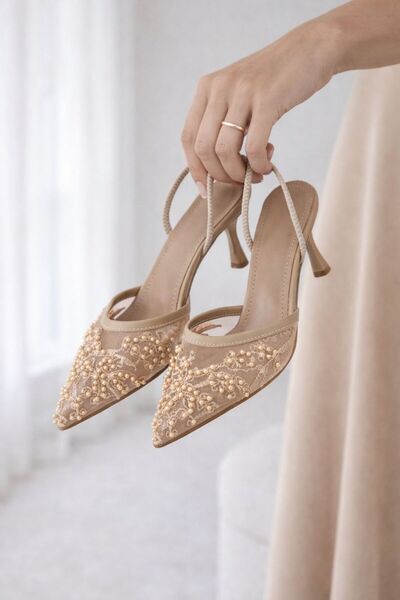 HELİS BUTİK Heeled Shoes with Embroidery Detail