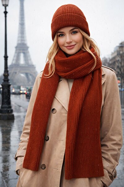 MARBERRY طقم من قماش مجدّل قطع من وشاح وقبعة محبوكة من صوف كيريت لوكس مقاس 45...