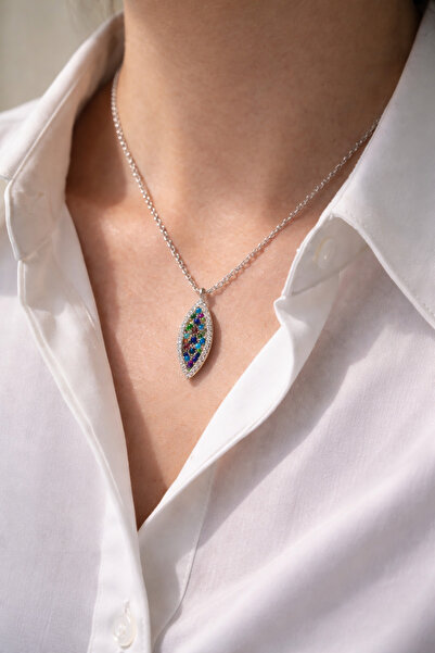 POYASE Renkli Taşlı Gümüş Kolye – Zarif Tasarım, Günlük ve Şık Kullanım