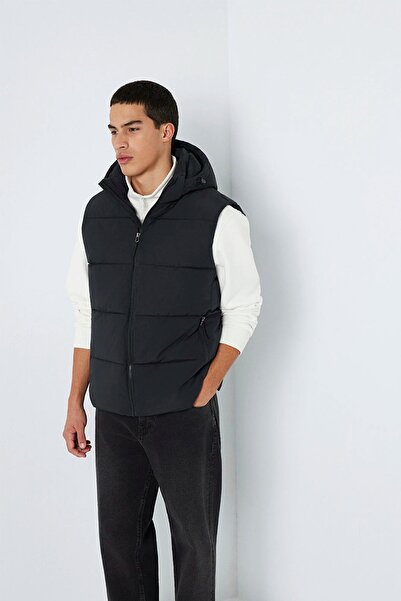 Mavi Men's Hooded Black Vest 0110744-900