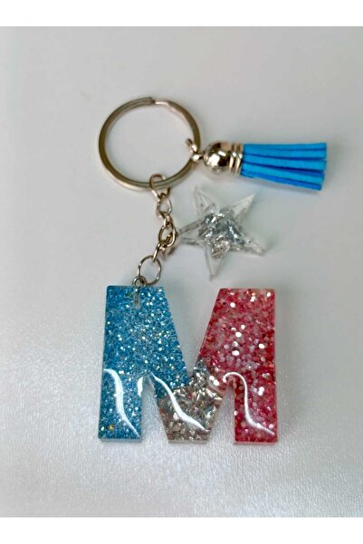 demirbasavm حلقة مفاتيح مصنوعة يدويًا من الإيبوكسي على شكل حرف M (يتوفر كل حرف)