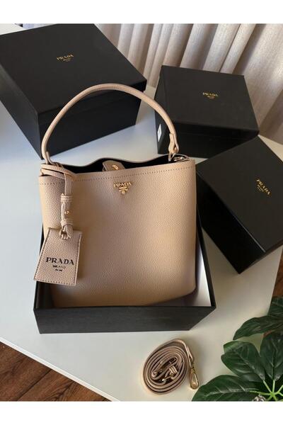 GGGG Bags with their accessories