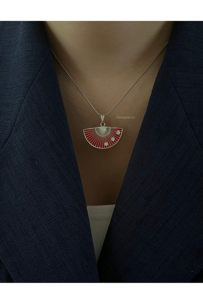 RAREE Kırmızı yelpaze kolye gümüş renk