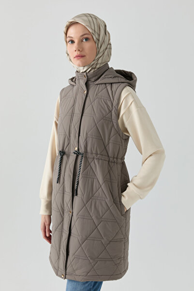 Tuğba Üçgen Desenli Kapitone Yelek - Gri