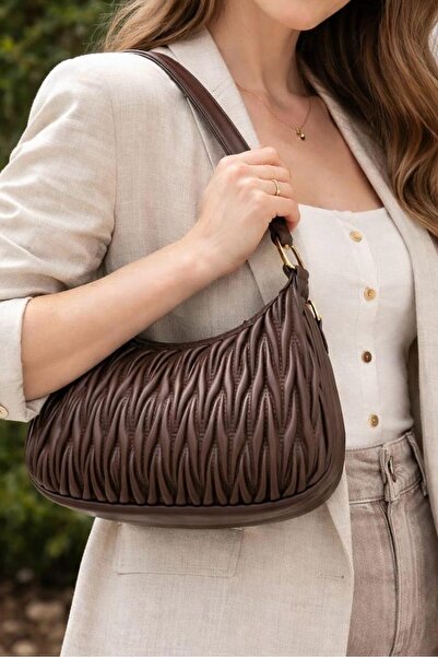 Walentia Büzgülü Detay Kahverengi Kol Çantası