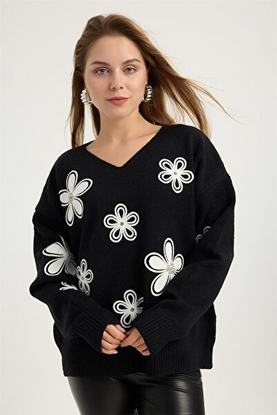 HomeStore Tricotaj cu decolteu în V și broderie florală