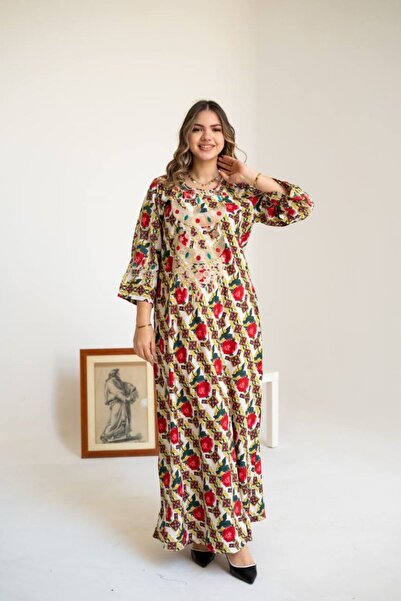 Greenko Qamar jalabiyas, embroidered with an oriental touch and elegance