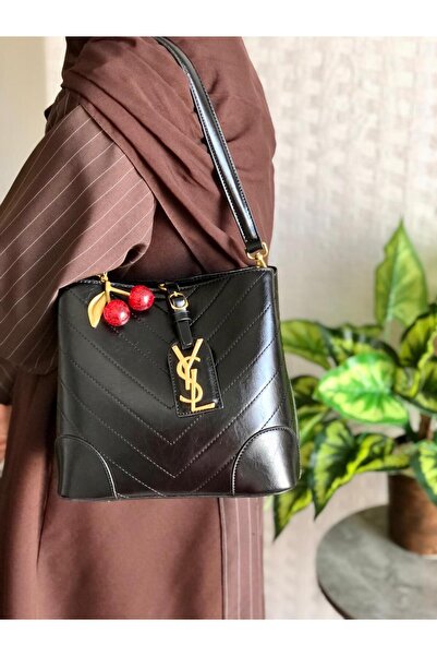 GGGG Bags with their accessories