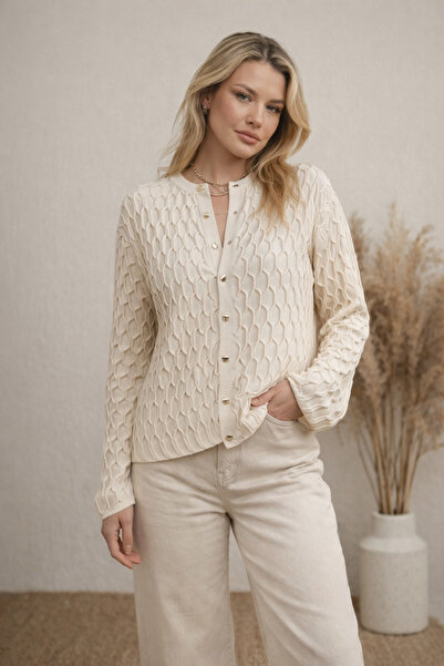 By Kuzey Aras Women's Honeycomb Textured Gold Buttoned Knit Cardigan