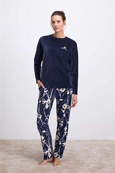 Motto10 butik Motto10Butik Long Sleeve Velvet T-Shirt and Floral Print Pants ...