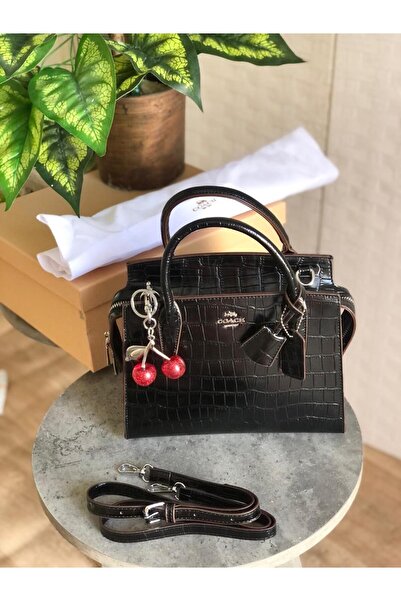 GGGG Bags with their accessories