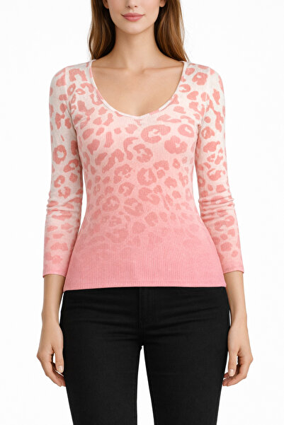 NEDEN بلوزة بأكمام طويلة وياقة على شكل حرف V بنمط الفهد الوردي