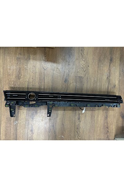 NS Nilser Auto Parts Vw Passat B8 Orta Havalandırma Izgara Komple 2014>