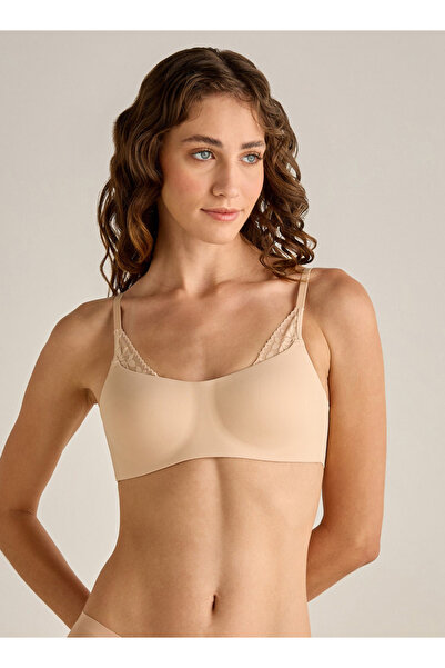 FAV Padded Bra Medium Coverage Lace Trim