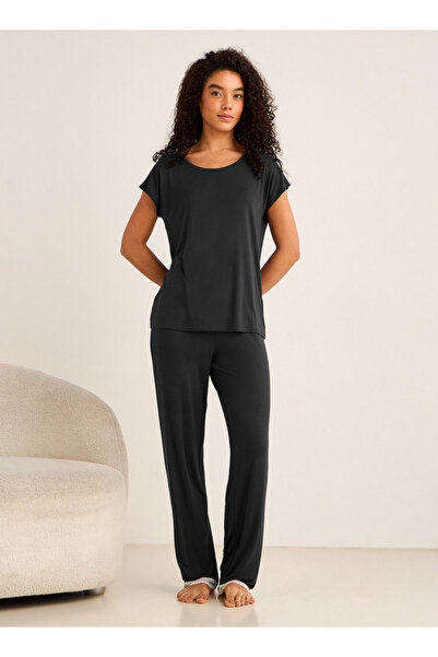 FAV طقم بيجاما مكون من قطعتين (قميص وبنطال)